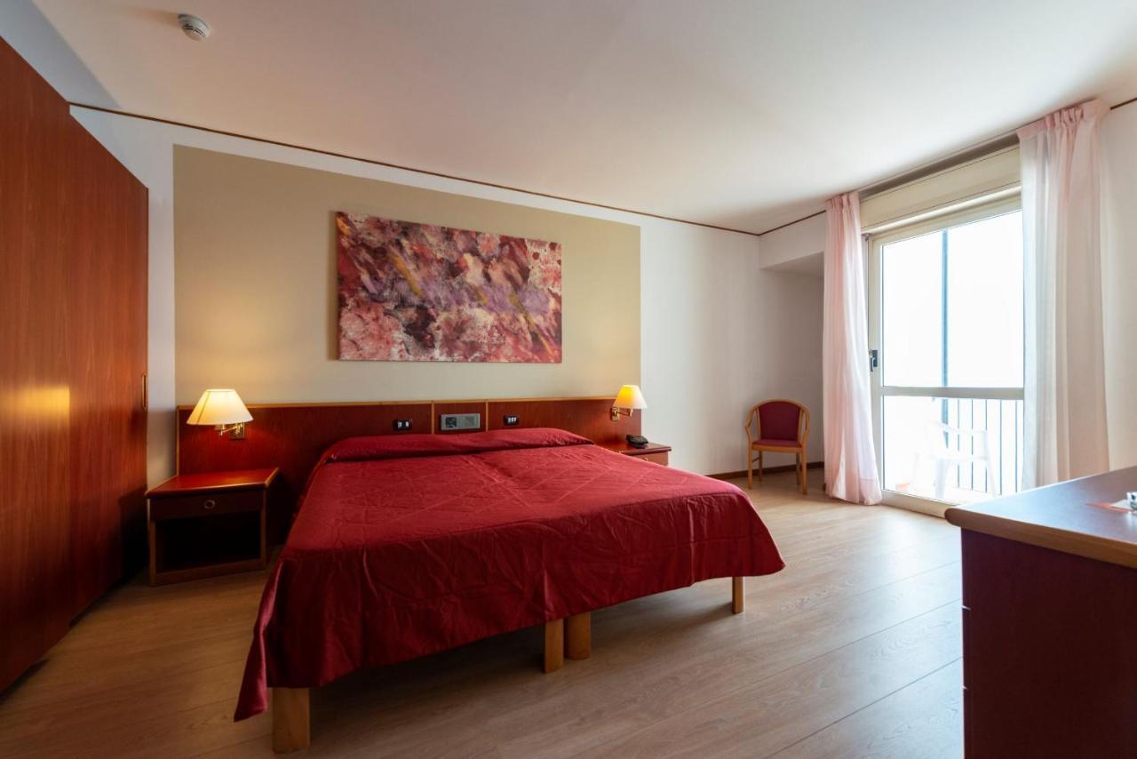 Hotel Torre Normanna Altavilla Milicia Buitenkant foto
