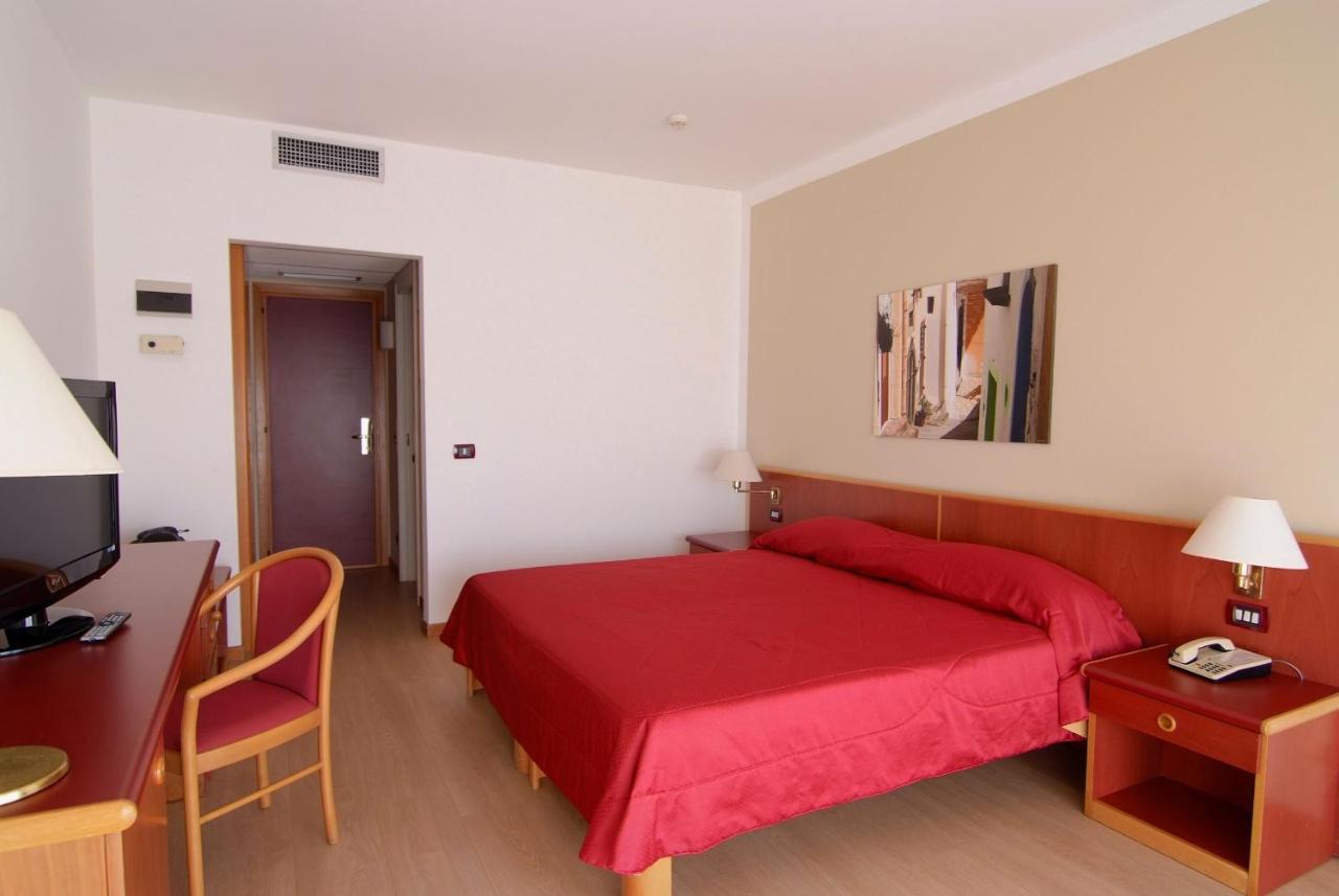 Hotel Torre Normanna Altavilla Milicia Buitenkant foto