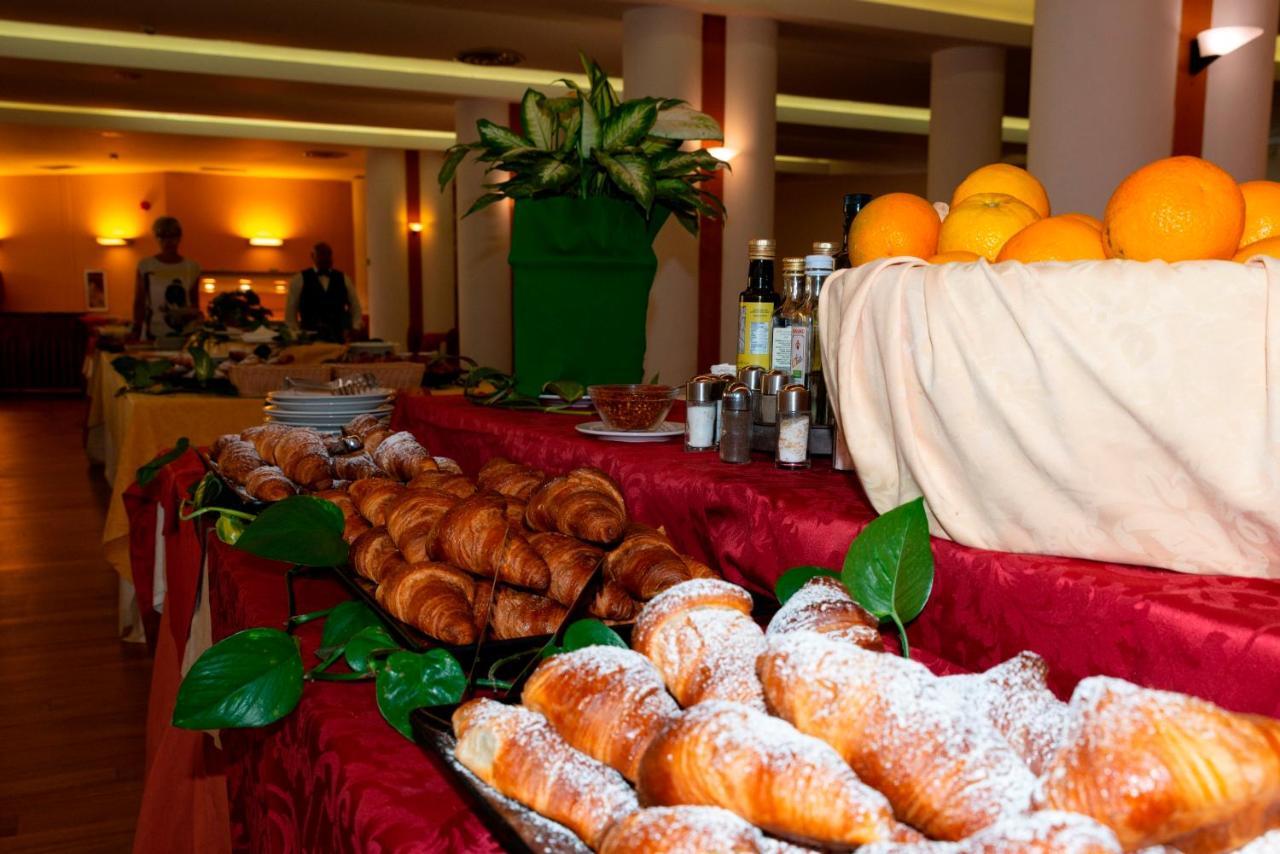Hotel Torre Normanna Altavilla Milicia Buitenkant foto
